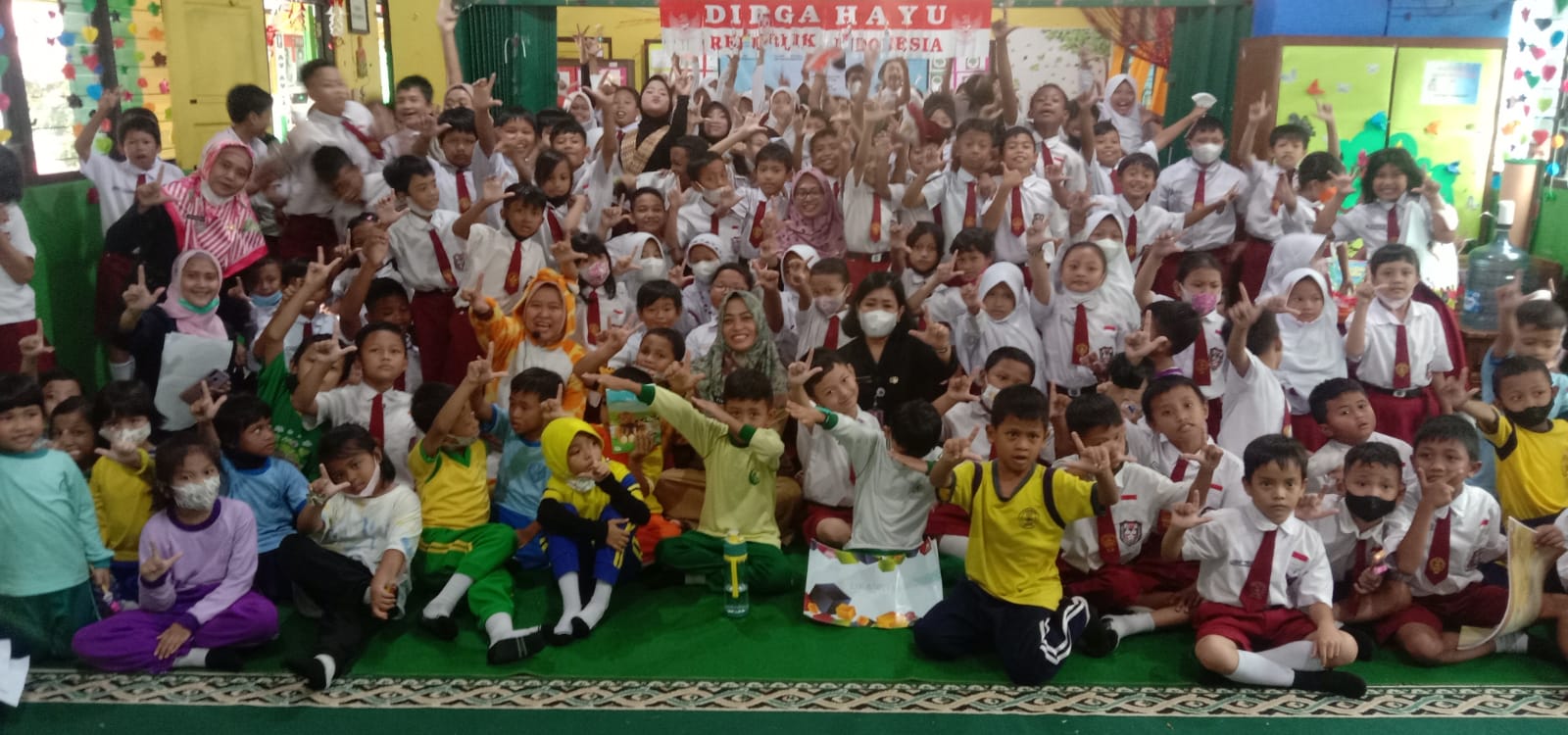 KETUPAT BETAWI : Ketemu Pemustaka Bareng Team Wisata Literasi Di SDN Cikini 01